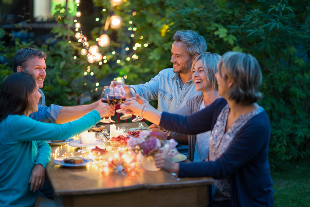 How to host the perfect outdoor dinner party in your new home